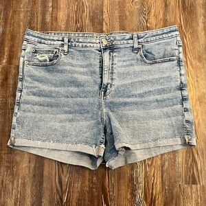 American Eagle Outfitters Hi-Rise Shortie